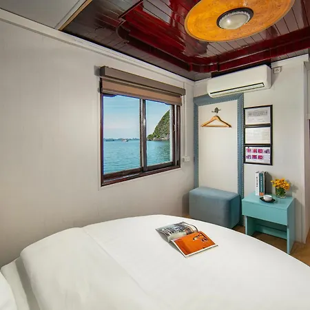 Halong Fantasea Cruise Hotel Ha Long Exterior photo