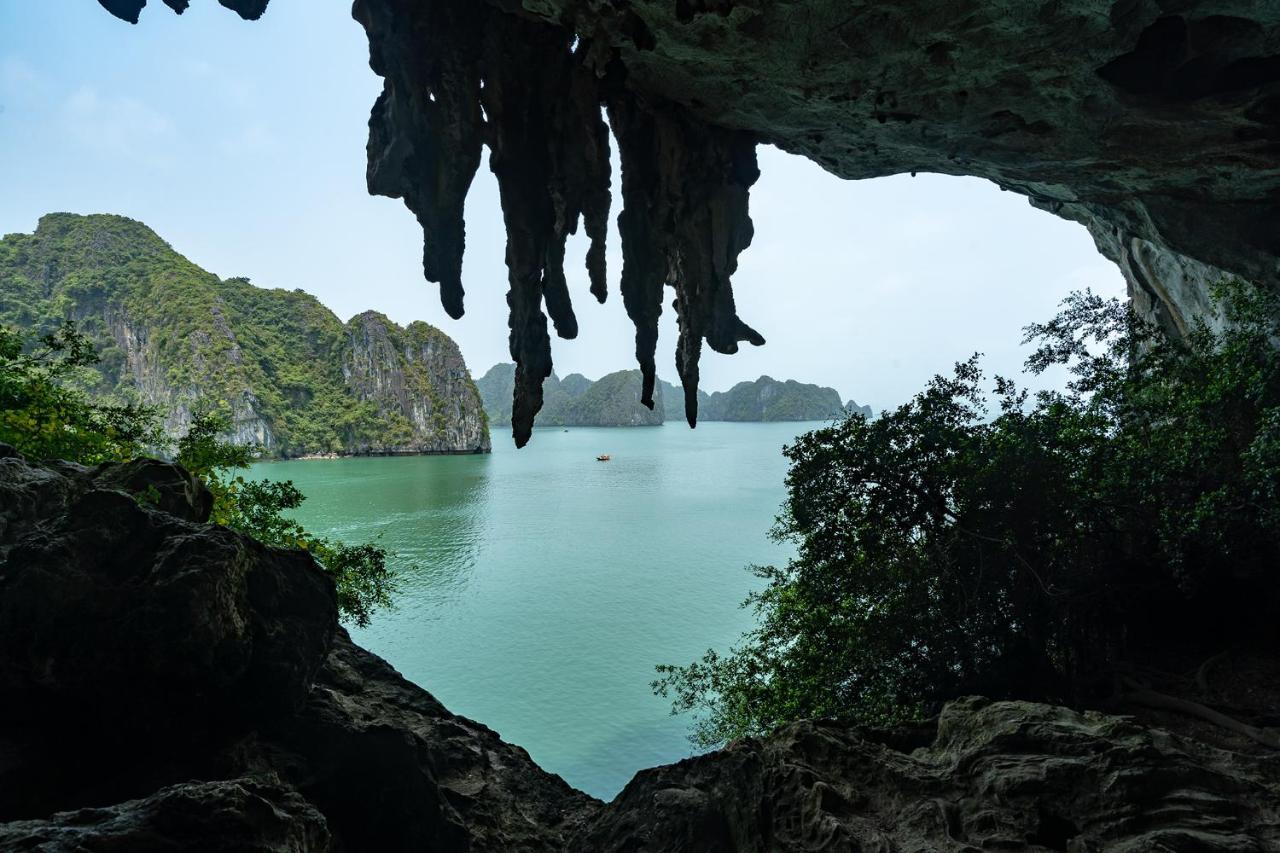  Halong Fantasea Cruise 2*