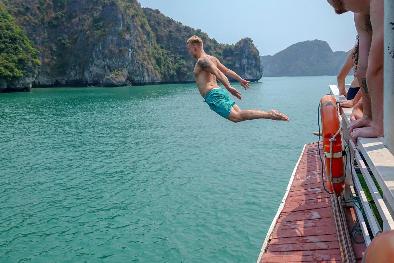  Halong Fantasea Cruise
