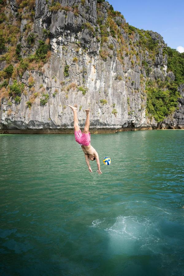  Halong Fantasea Cruise