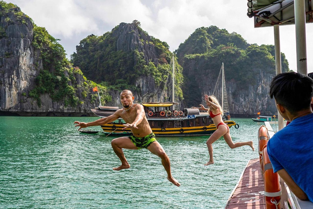  Halong Fantasea Cruise