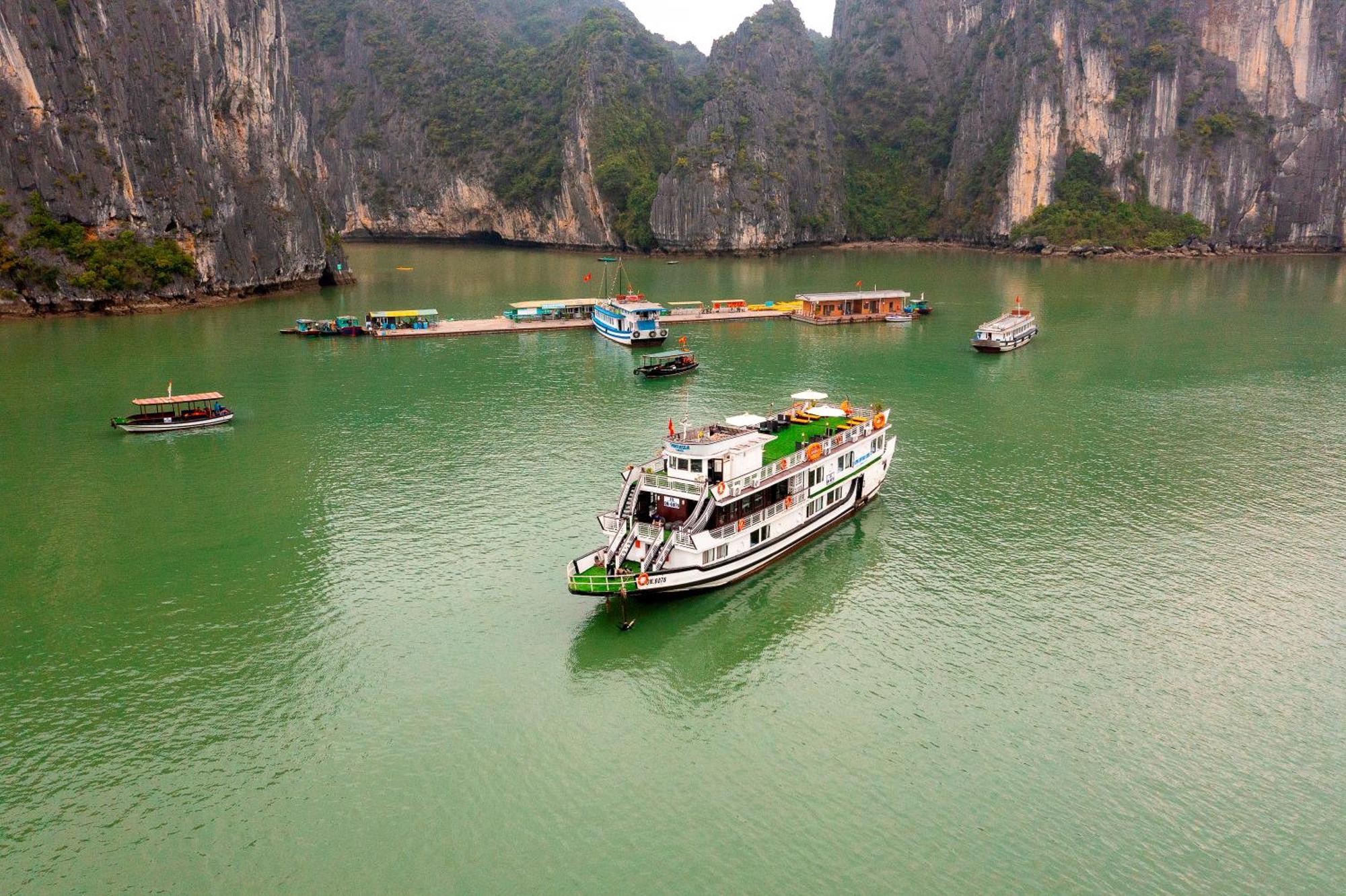 Halong Fantasea Cruise 2*