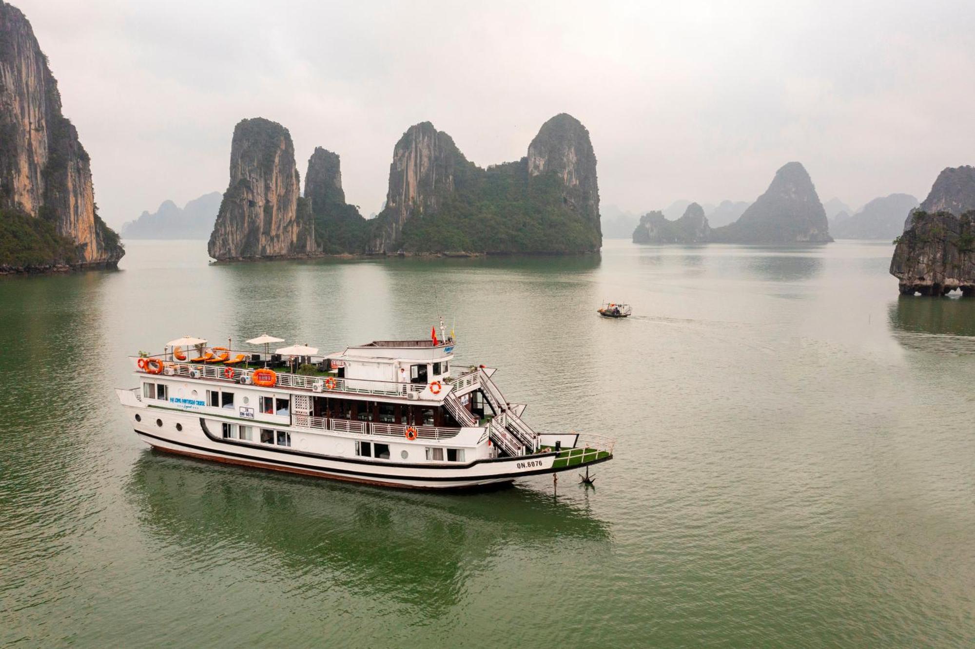 Halong Fantasea Cruise 2* Ha Long