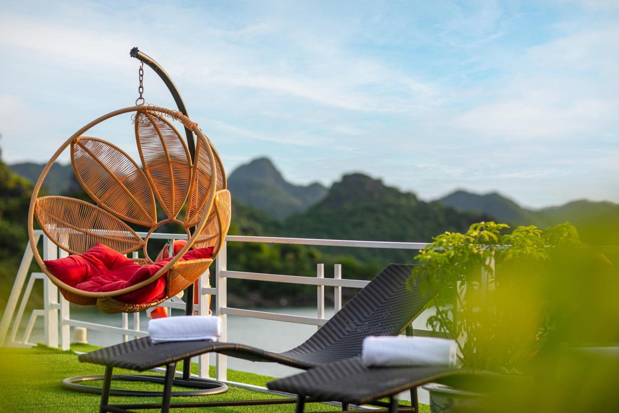 Halong Fantasea Cruise  2*