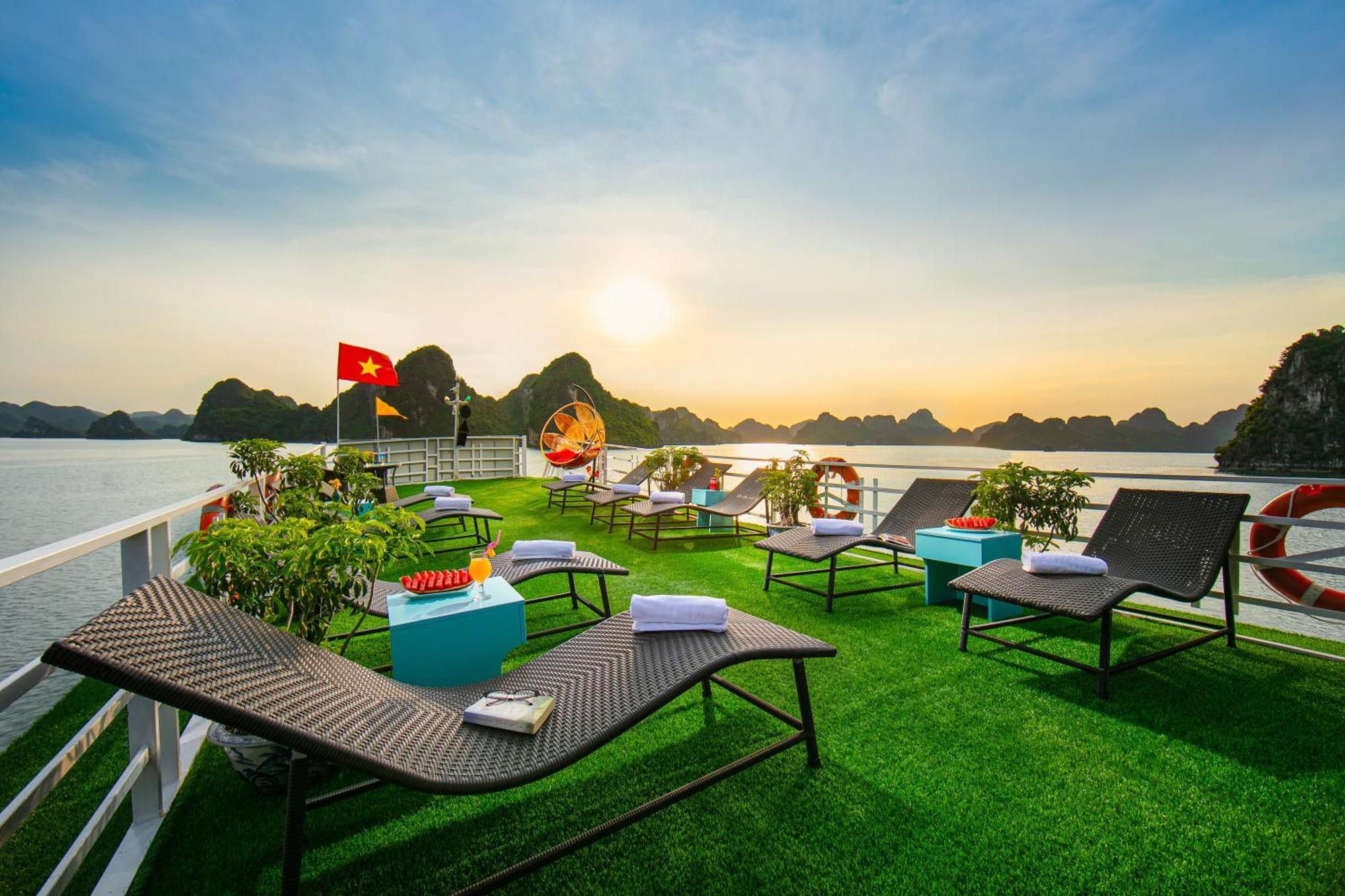 Halong Fantasea Cruise  Ha Long