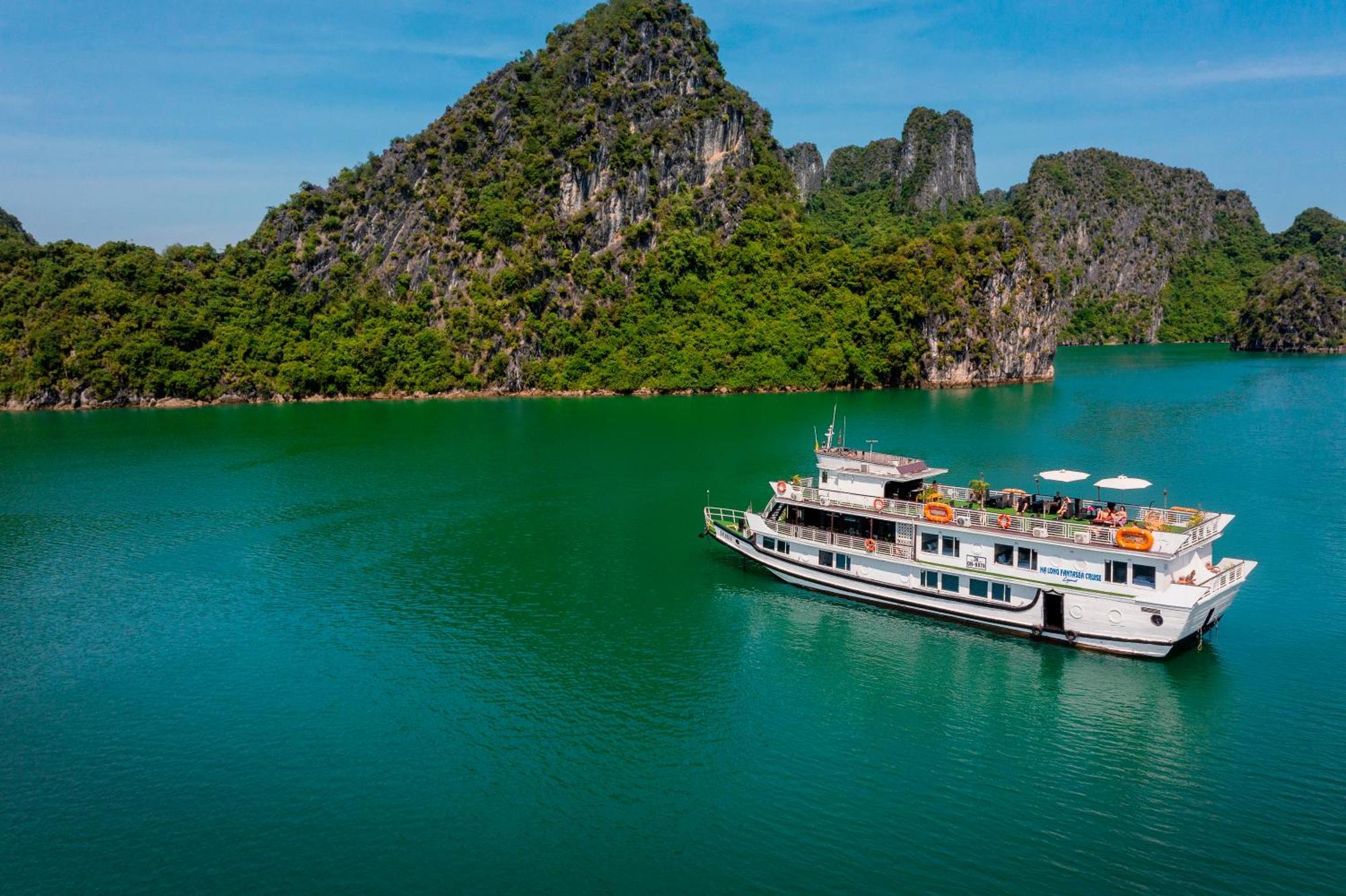 Halong Fantasea Cruise  Ha Long