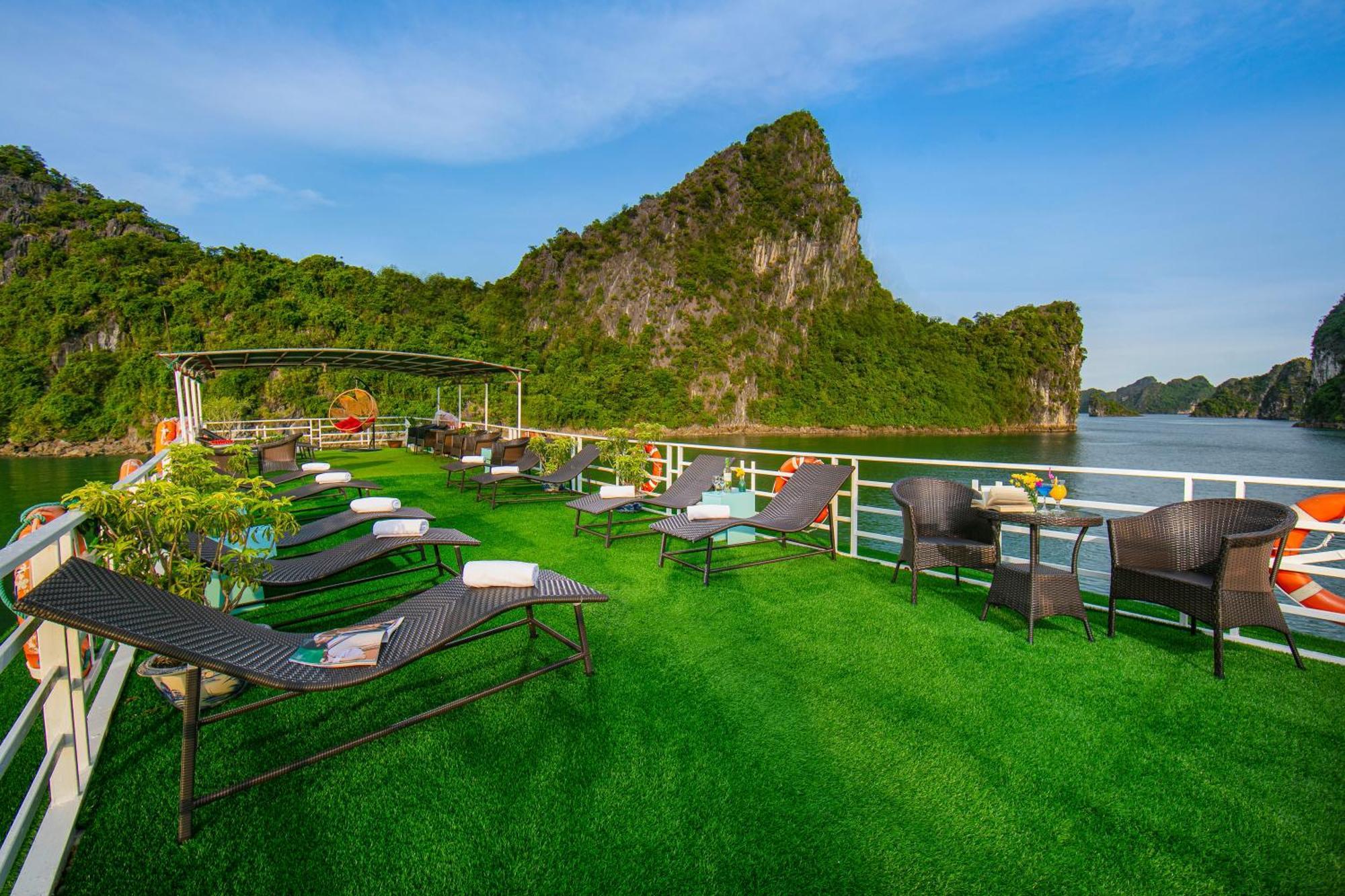 Halong Fantasea Cruise  2*