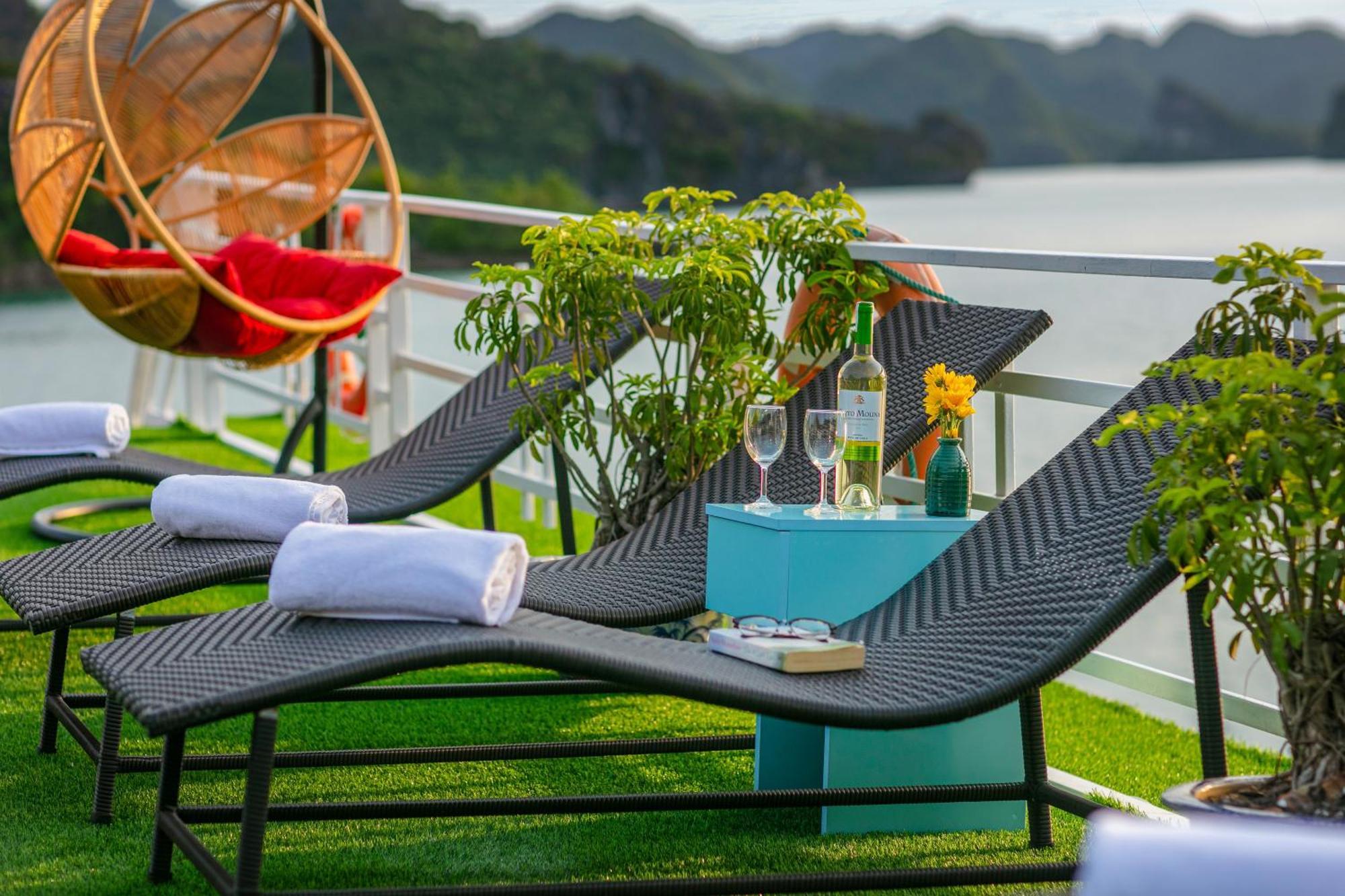 Halong Fantasea Cruise