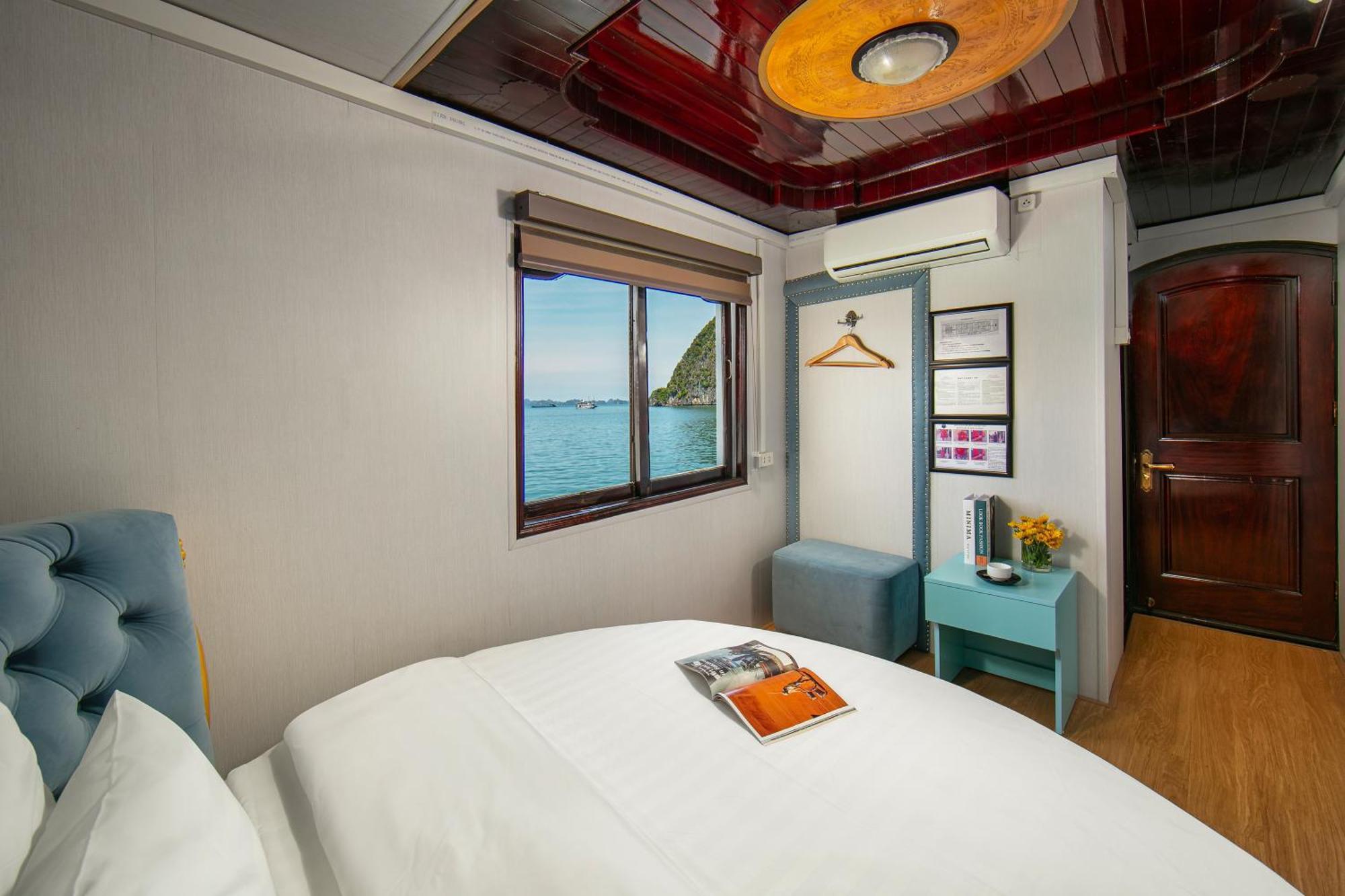 Halong Fantasea Cruise 