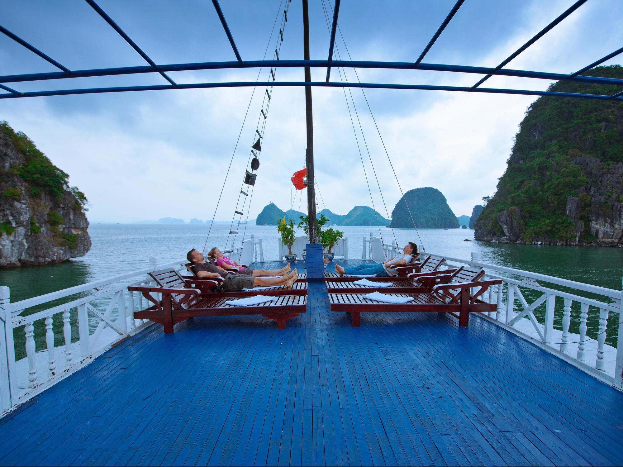 Halong Fantasea Cruise 